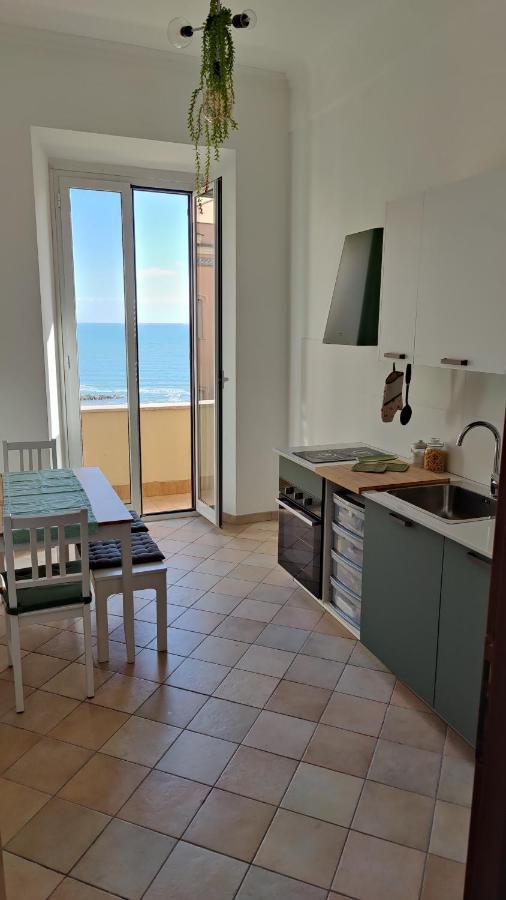 Appartement Bellavista, Il Tuo Soggiorno Vista Mare! à Nettuno Extérieur photo